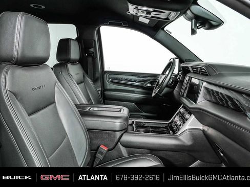 Used 2023 GMC Yukon Denali AWD/4WD image 12