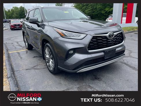 Used 2021 Toyota Highlander Platinum AWD/4WD image 8