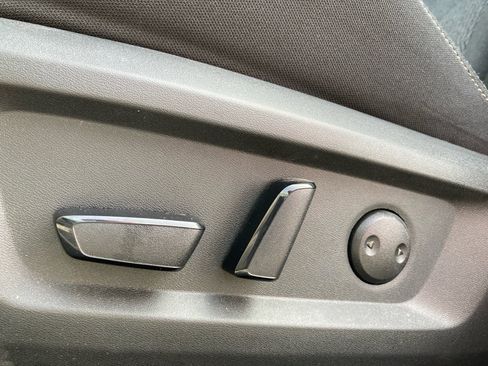 Used 2024 Nissan Rogue SV image 10