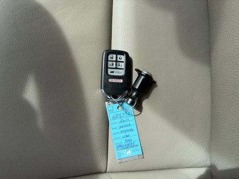 Used 2017 Honda Odyssey EX-L image 9