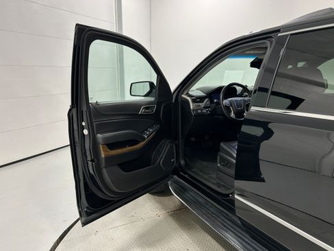 Used 2020 GMC Yukon XL Denali w/ Open Road Package AWD/4WD image 25