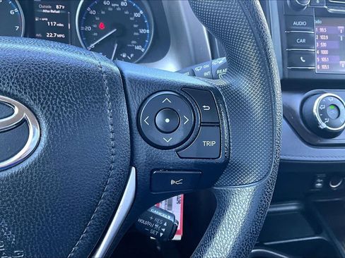 Used 2018 Toyota RAV4 LE w/ All Weather Liner Package FWD image 24