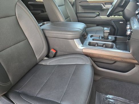Used 2023 GMC Sierra 1500 SLT w/ SLT Premium Plus Package AWD/4WD image 8