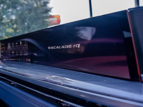 Used 2025 Cadillac Escalade IQ Luxury 2 image 25