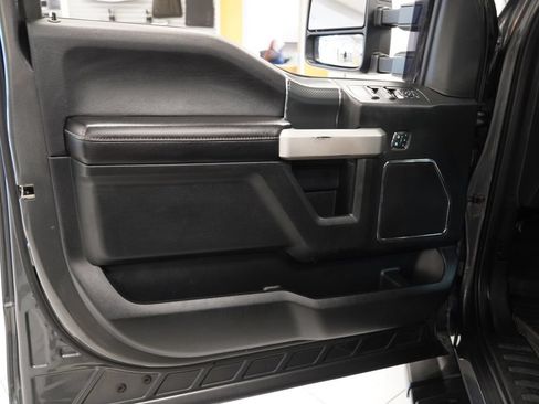 Used 2019 Ford F150 Lariat w/ Equipment Group 502A Luxury AWD/4WD image 16