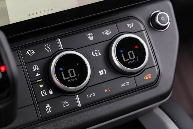 New 2026 Land Rover Defender 110 X AWD/4WD image 33