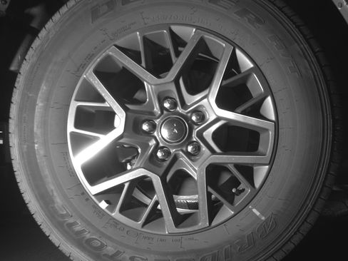 Used 2025 Jeep Wrangler Sahara AWD/4WD image 15