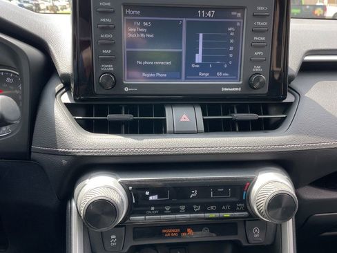 Used 2022 Toyota RAV4 LE image 16