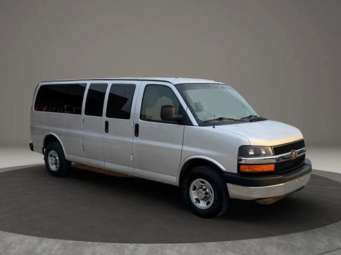 Used 2017 Chevrolet Express 3500 LT w/ LT Preferred Equipment Group image 11