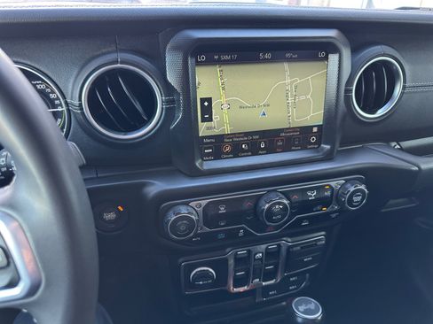 Used 2023 Jeep Wrangler Unlimited Sahara AWD/4WD image 18
