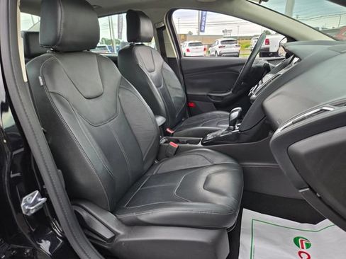 Used 2017 Ford Focus Titanium FWD image 21