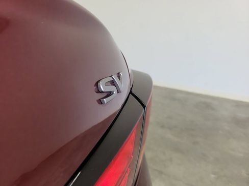 Used 2024 Nissan Altima 2.5 SV w/ SV Premium Package FWD image 9