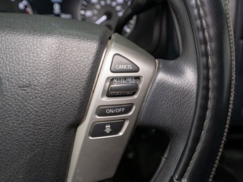 Used 2022 Nissan Titan SV RWD image 24