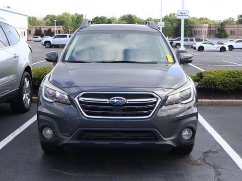 Used 2019 Subaru Outback 3.6R Limited AWD/4WD image 2