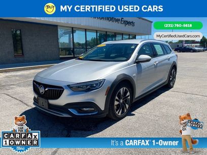 Used 2018 Buick Regal Essence w/ Driver Confidence Package #1