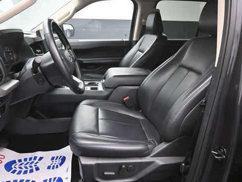 Certified 2024 Ford Expedition XLT image 18