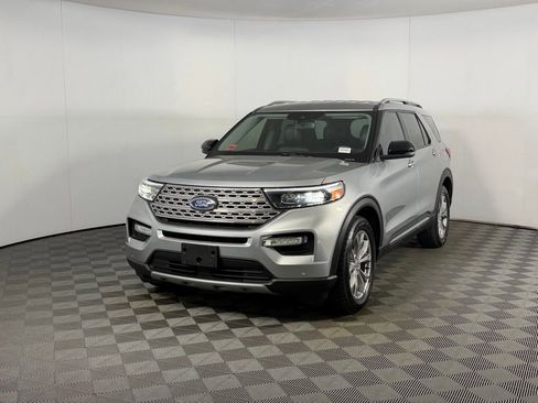 Used 2023 Ford Explorer Limited w/ Equipment Group 301A RWD image 11