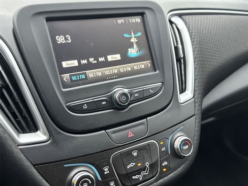 Used 2018 Chevrolet Malibu LS w/ LPO, Convenience Package 1 FWD image 21