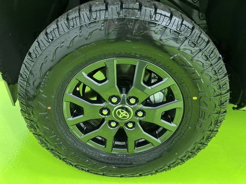 Used 2026 Toyota 4Runner SR5 AWD/4WD image 14