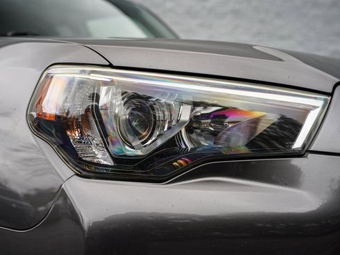 Used 2016 Toyota 4Runner Limited image 7