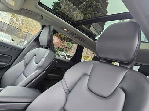 Certified 2025 Volvo XC60 B5 Core w/ Protection Package Premier image 2