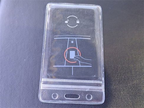 Used 2021 Tesla Model Y Long Range image 28