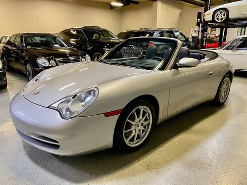 Used 2004 Porsche 911 Carrera RWD image 4