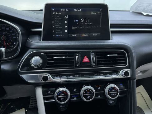 Used 2019 Genesis G70 3.3T Advanced image 21