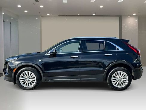 Used 2024 Cadillac XT4 Luxury w/ Cold Weather Package AWD/4WD image 2