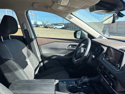 Certified 2023 Nissan Rogue SV FWD image 28