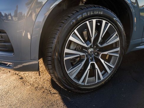 Used 2022 Volvo XC90 T6 Momentum w/ Climate Package image 13