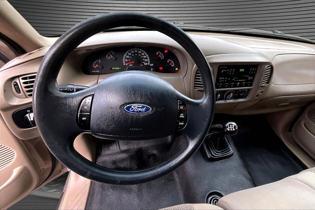 Used 2003 Ford F150 XL RWD image 9