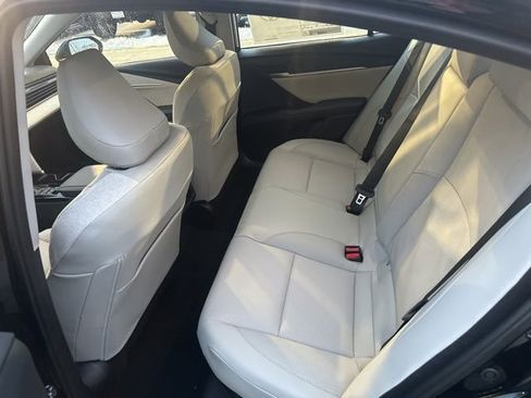 Used 2026 Toyota Camry XLE AWD/4WD image 6