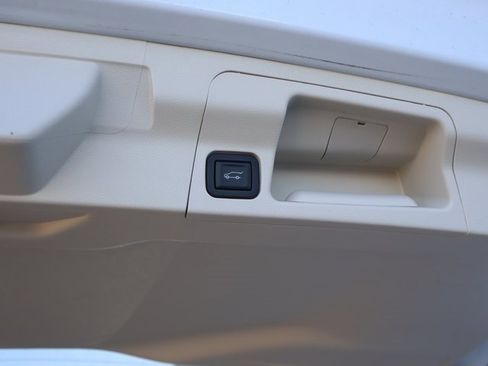 Used 2023 GMC Acadia Denali w/ Denali Ultimate Package image 10