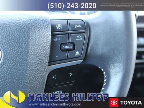 Certified 2025 Toyota Camry SE w/ Convenience Package image 28