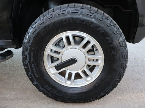 Used 2006 HUMMER H3 w/ Chrome Appearance Package image 42