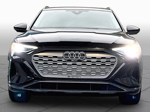 Used 2024 Audi Q8 e-tron Premium Plus AWD/4WD image 3