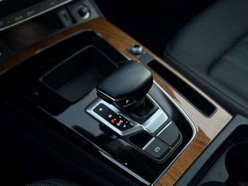 Used 2023 Audi Q5 2.0T Premium w/ Convenience Package image 18