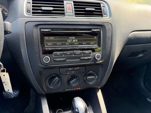 Used 2012 Volkswagen Jetta S FWD image 18