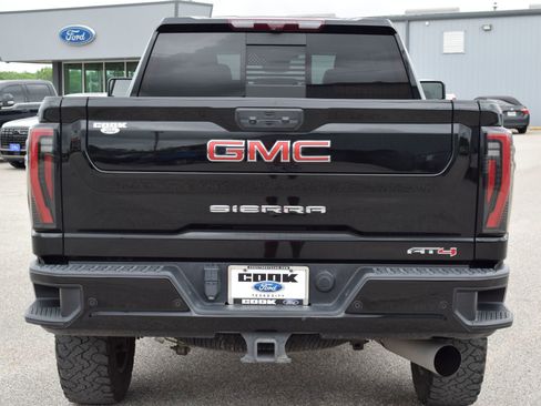 Used 2024 GMC Sierra 2500 AT4 w/ AT4 Premium Plus Package AWD/4WD image 5