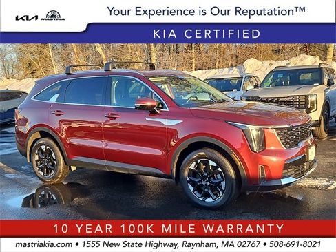 Certified 2025 Kia Sorento S image 1