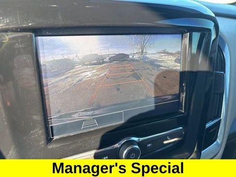 Used 2022 Chevrolet Traverse LS image 23