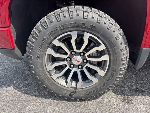 Used 2022 GMC Sierra 1500 AT4 w/ AT4 Premium Package AWD/4WD image 5