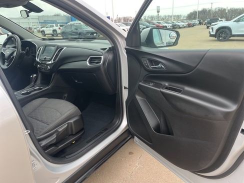 Used 2018 Chevrolet Equinox LT image 48