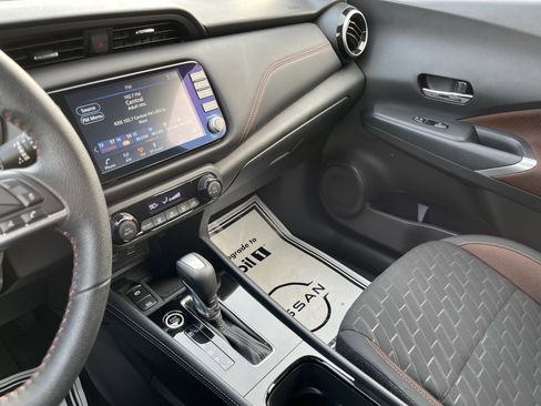 Used 2024 Nissan Kicks SR image 22