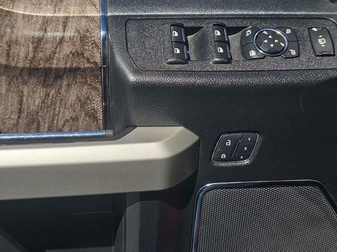 Used 2018 Ford F350 Lariat w/ Lariat Ultimate Package AWD/4WD image 38