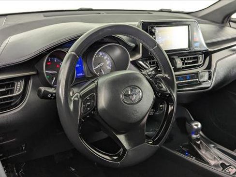 Used 2018 Toyota C-HR XLE image 23