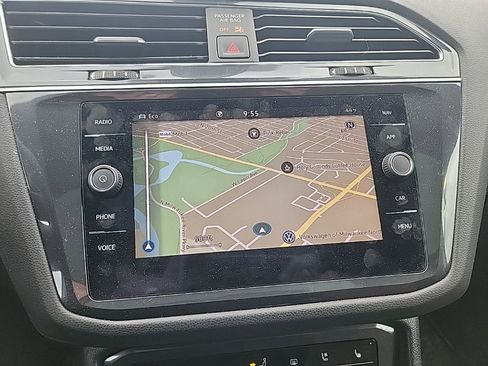 Used 2022 Volkswagen Tiguan SEL R-Line image 8