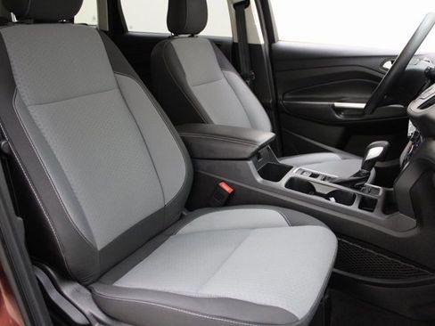 Certified 2018 Ford Escape SE image 4