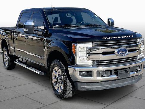 Used 2018 Ford F250 Lariat w/ Lariat Ultimate Package image 2